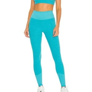 Alo High-Waist Alosoft Lounge Legging Size Medium Blue